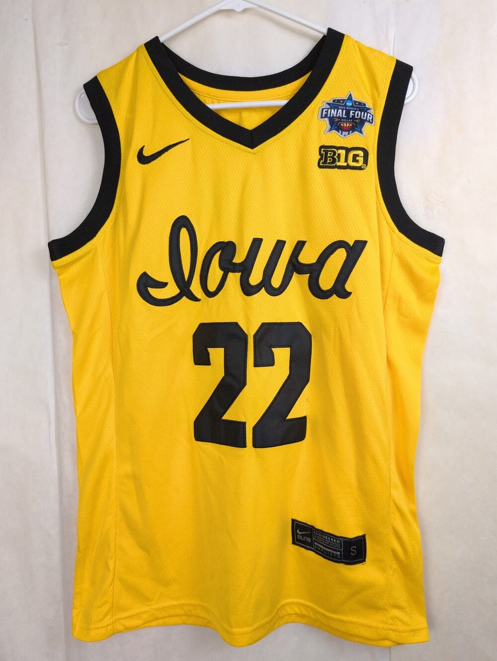 Nike Elite yellow Caitlin Clark 2023 Final Four Iowa 22 jersey Size Small Fan